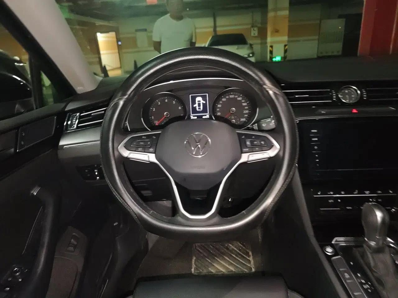 Volkswagen Magotan 2021 330TSI DSG 30th Anniversary Edition — миниатюра 10