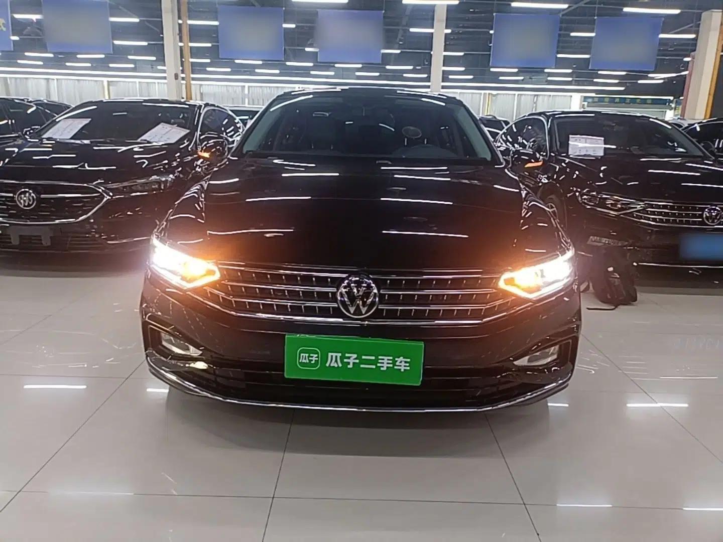 Volkswagen Magotan 2023 2 Million Units Limited Edition 330TSI DSG Leading Version — миниатюра 2