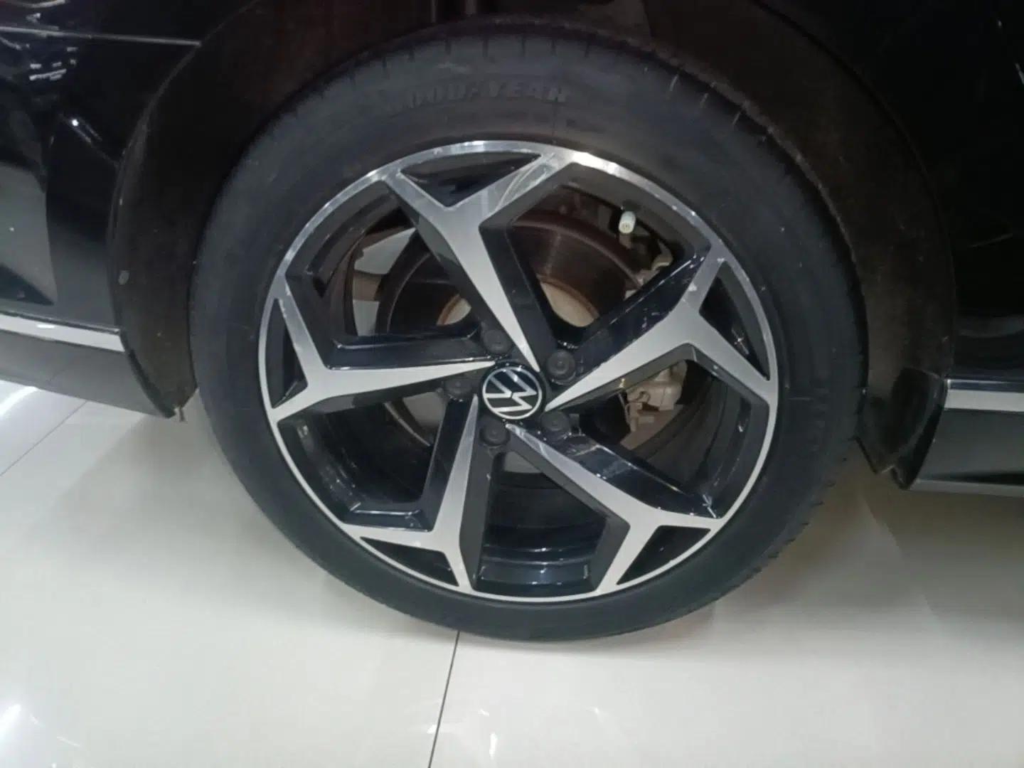 Volkswagen Magotan 2023 2 Million Units Limited Edition 330TSI DSG Leading Version — миниатюра 11