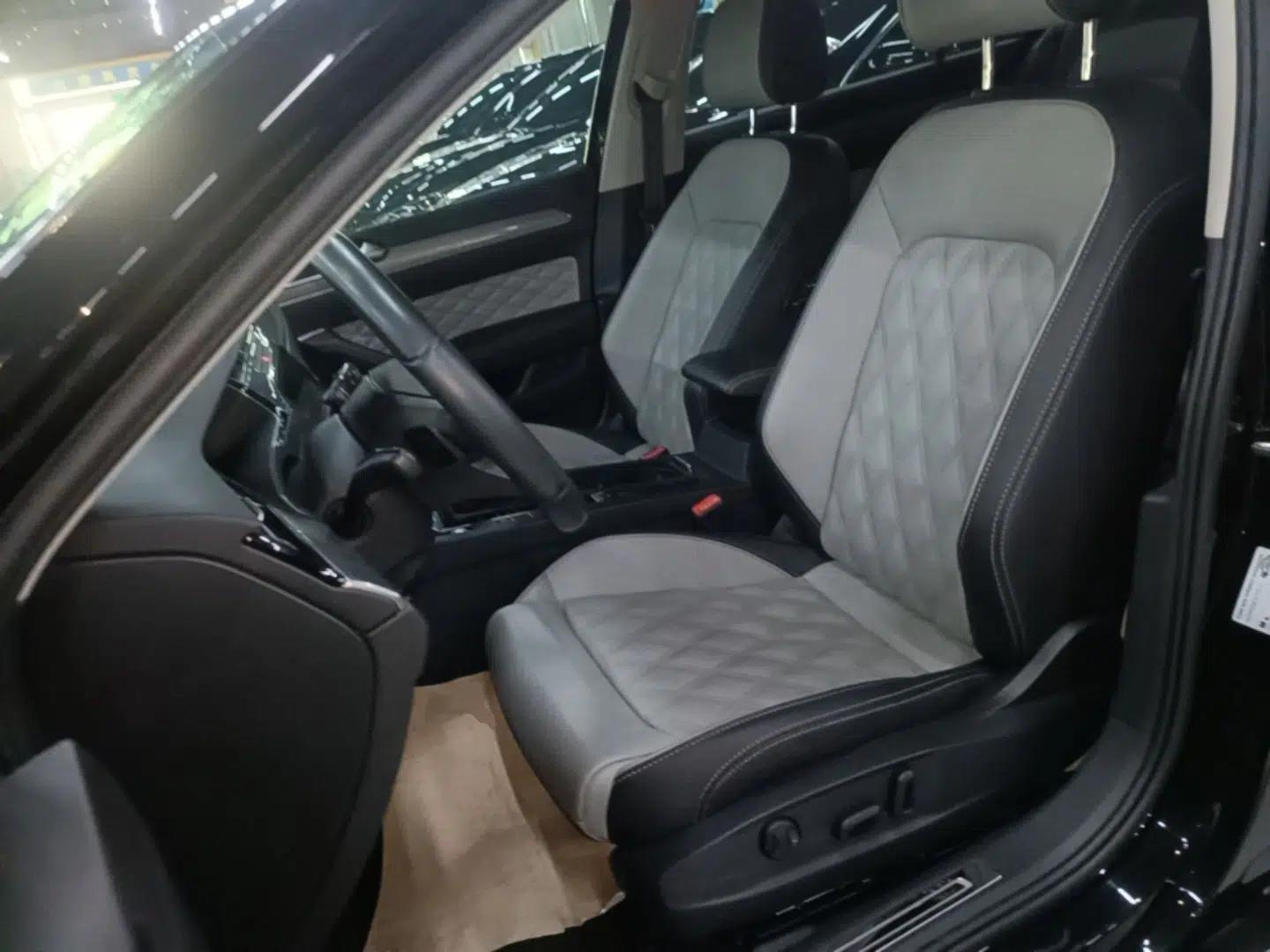 Volkswagen Magotan 2023 2 Million Units Limited Edition 330TSI DSG Leading Version — миниатюра 17