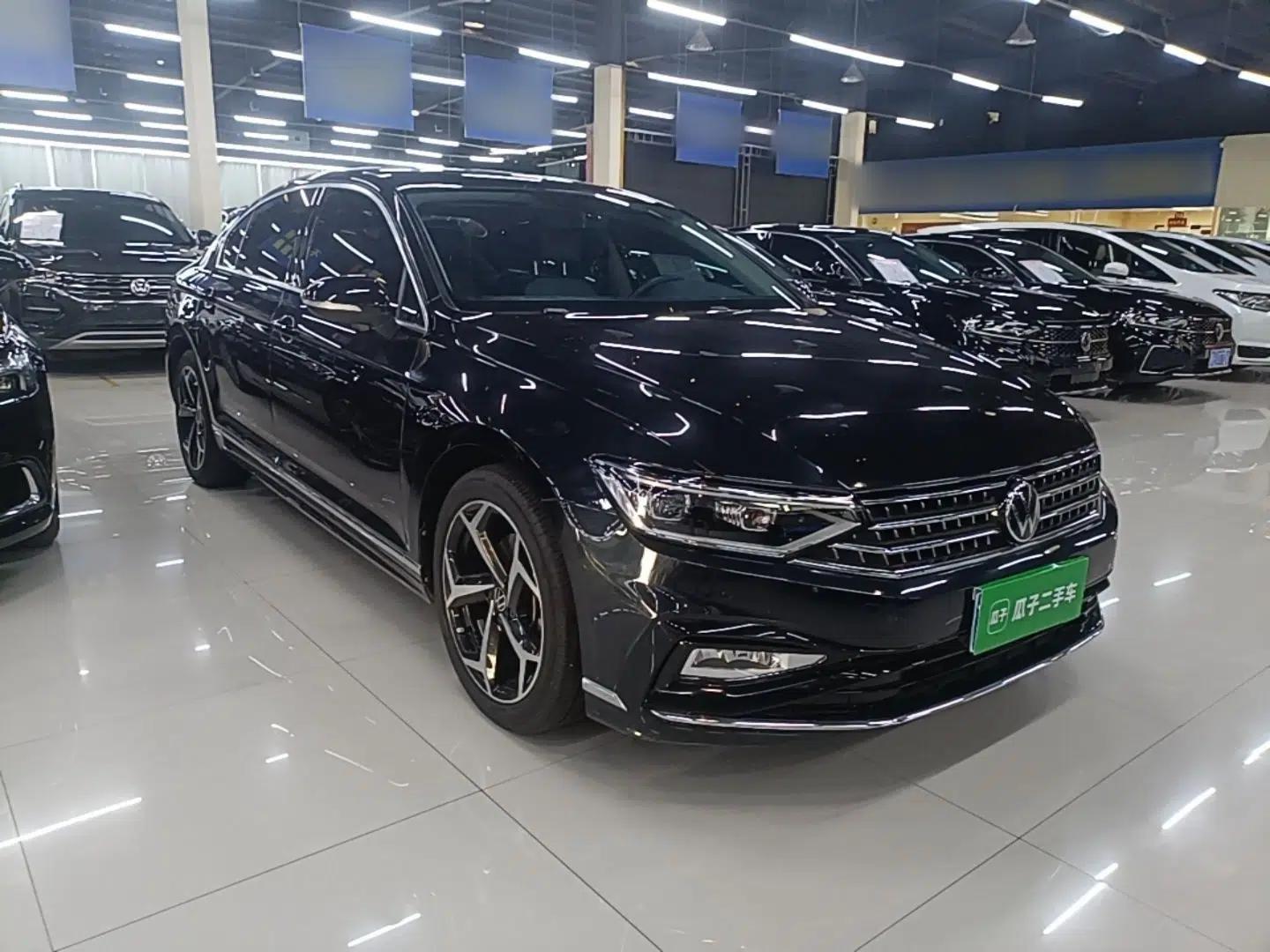 Volkswagen Magotan 2023 2 Million Units Limited Edition 330TSI DSG Leading Version — миниатюра 3