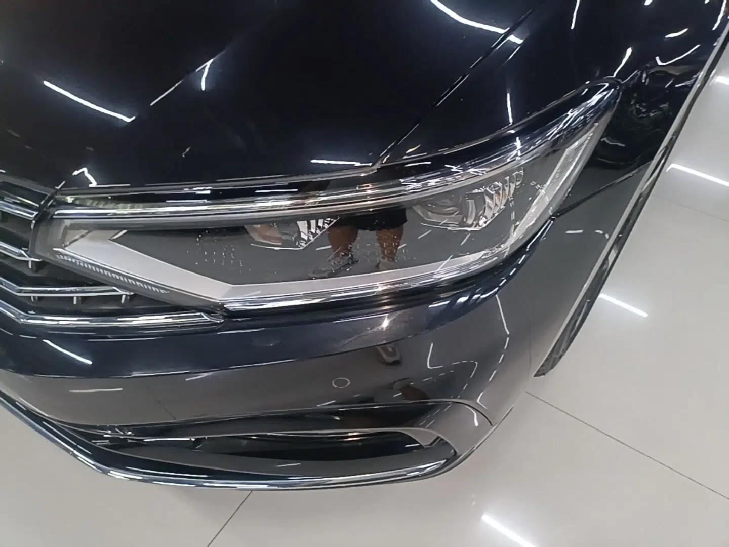 Volkswagen Magotan 2023 2 Million Units Limited Edition 330TSI DSG Leading Version — миниатюра 8