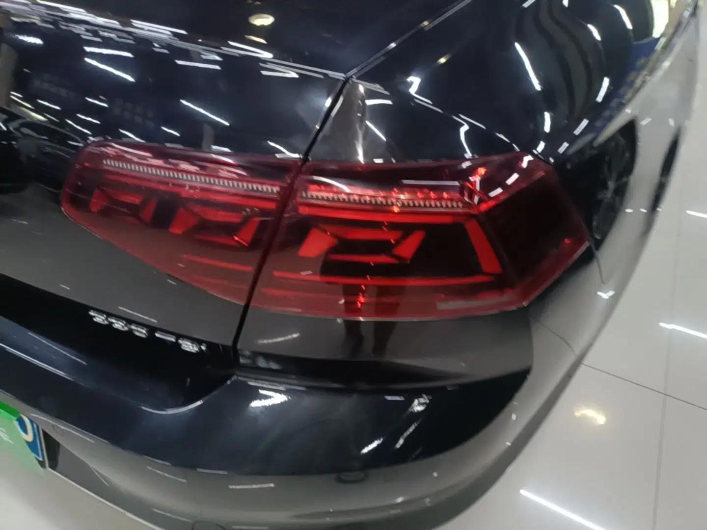 Volkswagen Magotan 2023 2 Million Units Limited Edition 330TSI DSG Leading Version — миниатюра 9
