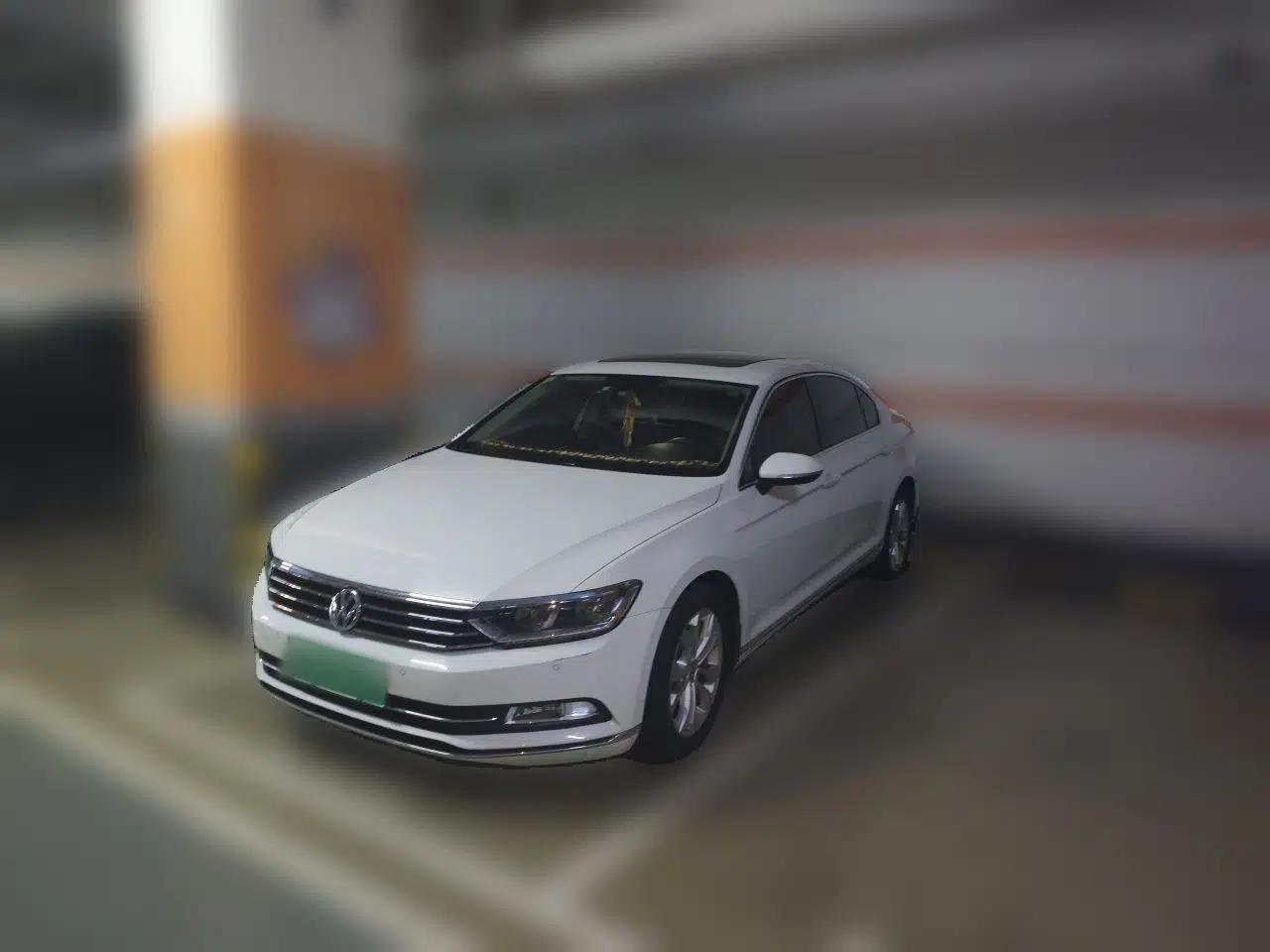 Volkswagen Magotan 2018 Facelift 330TSI DSG Luxury Model — миниатюра 1
