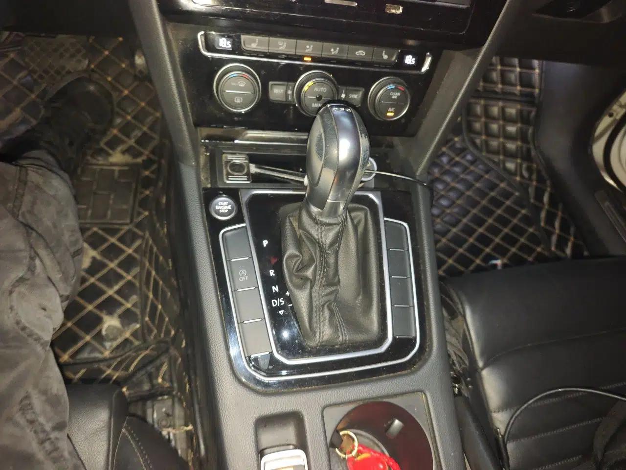 Volkswagen Magotan 2018 Facelift 330TSI DSG Luxury Model — миниатюра 14