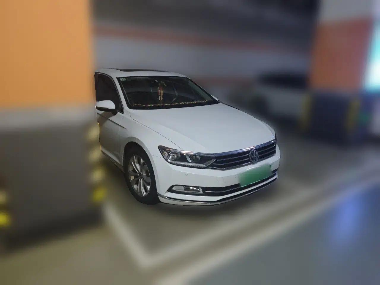 Volkswagen Magotan 2018 Facelift 330TSI DSG Luxury Model — миниатюра 3