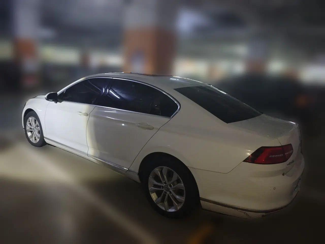 Volkswagen Magotan 2018 Facelift 330TSI DSG Luxury Model — миниатюра 4