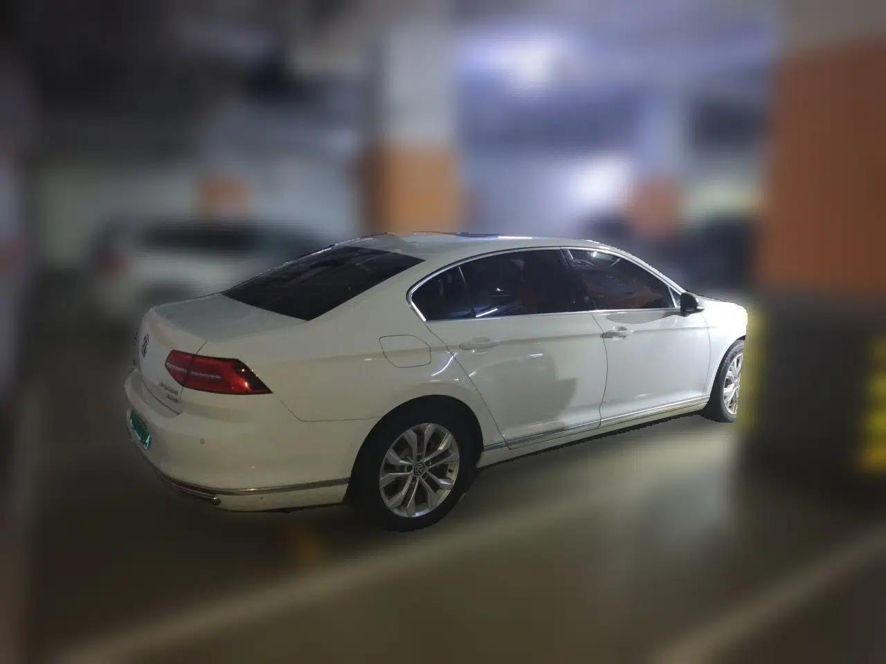 Volkswagen Magotan 2018 Facelift 330TSI DSG Luxury Model — миниатюра 6