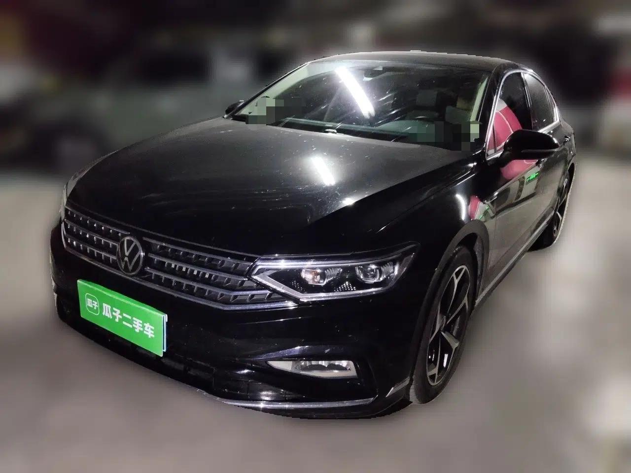 Volkswagen Magotan 2023 2 Million Units Commemorative Edition 330TSI DSG Luxury Version — миниатюра 1