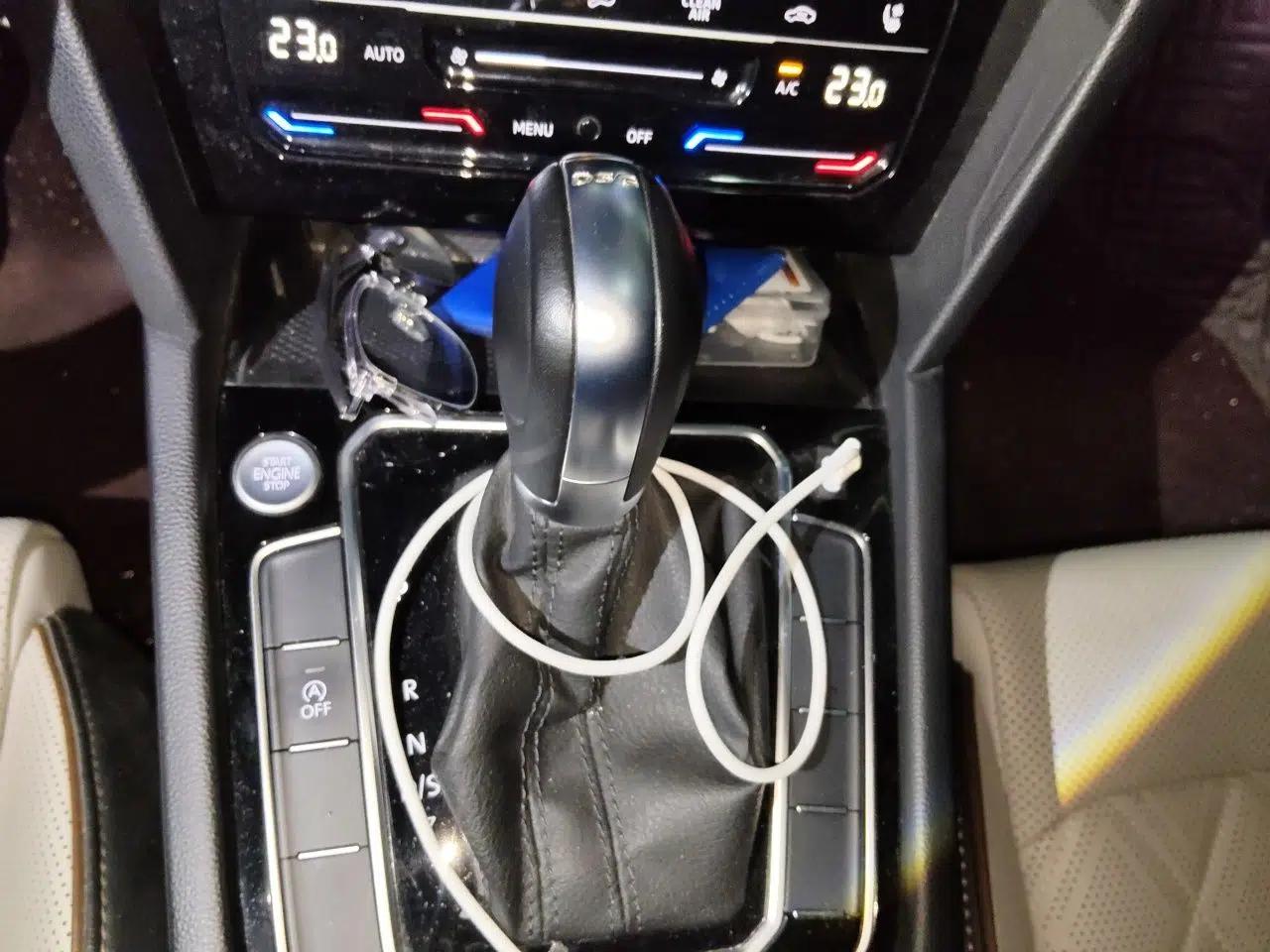 Volkswagen Magotan 2023 2 Million Units Commemorative Edition 330TSI DSG Luxury Version — миниатюра 14