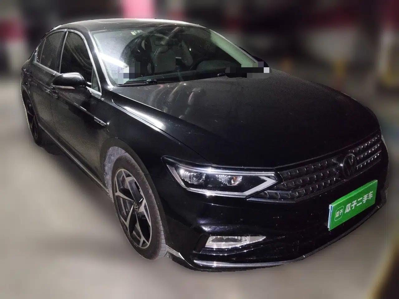 Volkswagen Magotan 2023 2 Million Units Commemorative Edition 330TSI DSG Luxury Version — миниатюра 3