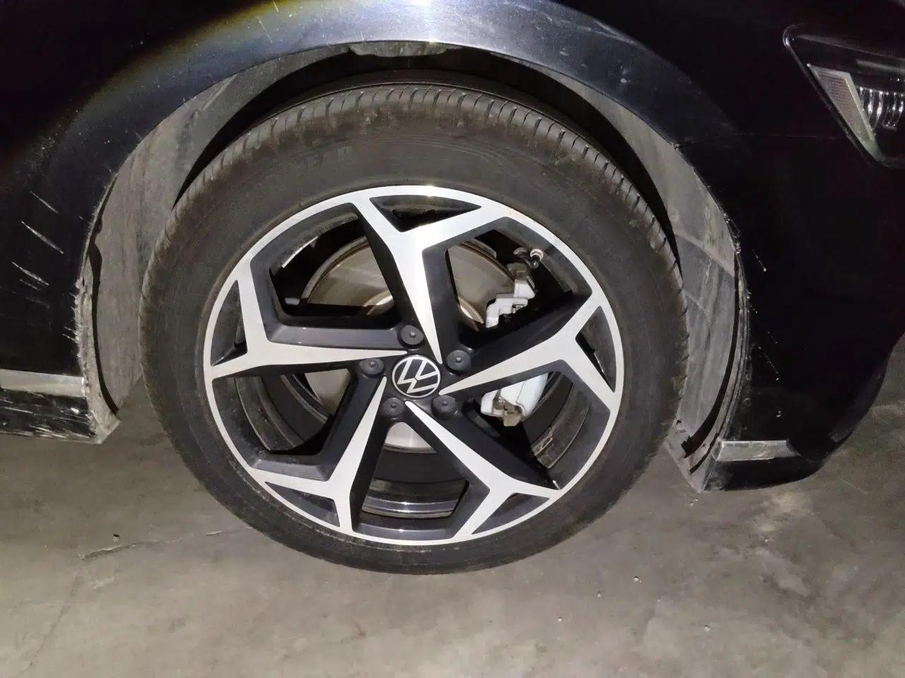Volkswagen Magotan 2023 2 Million Units Commemorative Edition 330TSI DSG Luxury Version — миниатюра 8