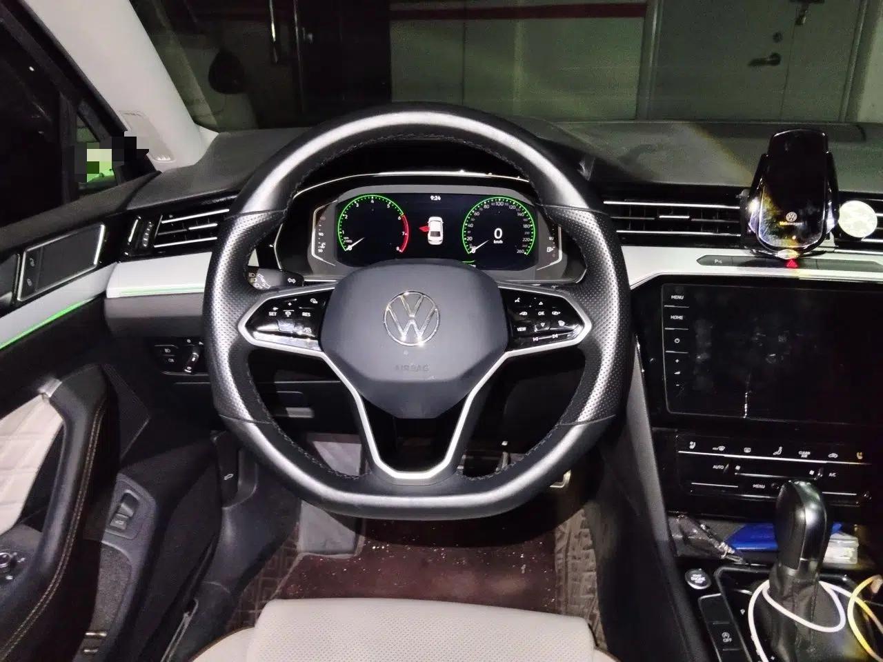Volkswagen Magotan 2023 2 Million Units Commemorative Edition 330TSI DSG Luxury Version — миниатюра 10