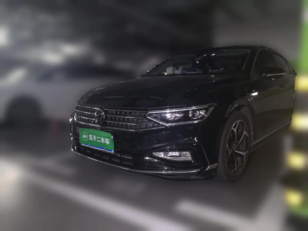 Volkswagen Magotan 2023 2 Million Units Commemorative Edition 330TSI DSG Luxury Version — миниатюра 1