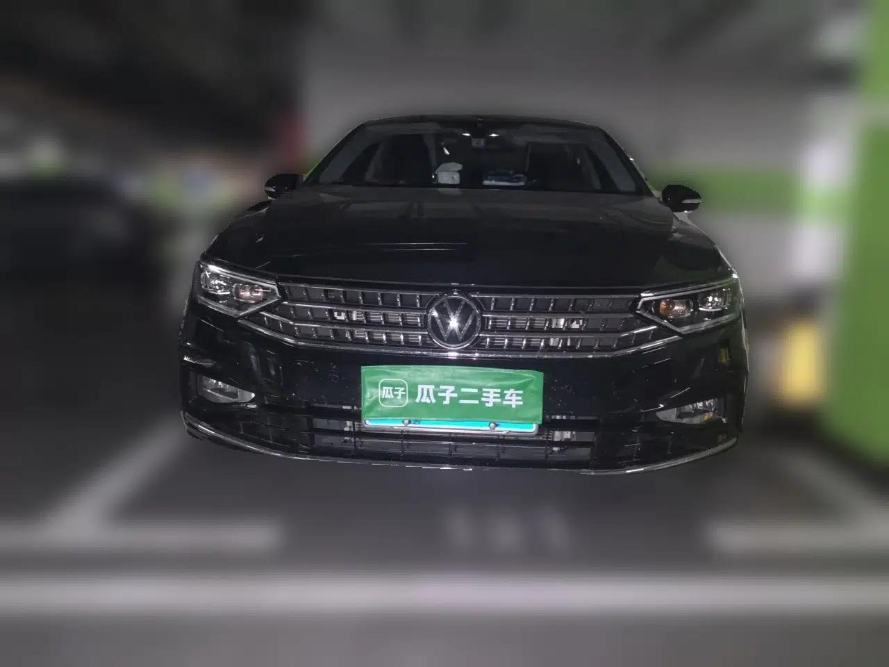 Volkswagen Magotan 2023 2 Million Units Commemorative Edition 330TSI DSG Luxury Version — миниатюра 2