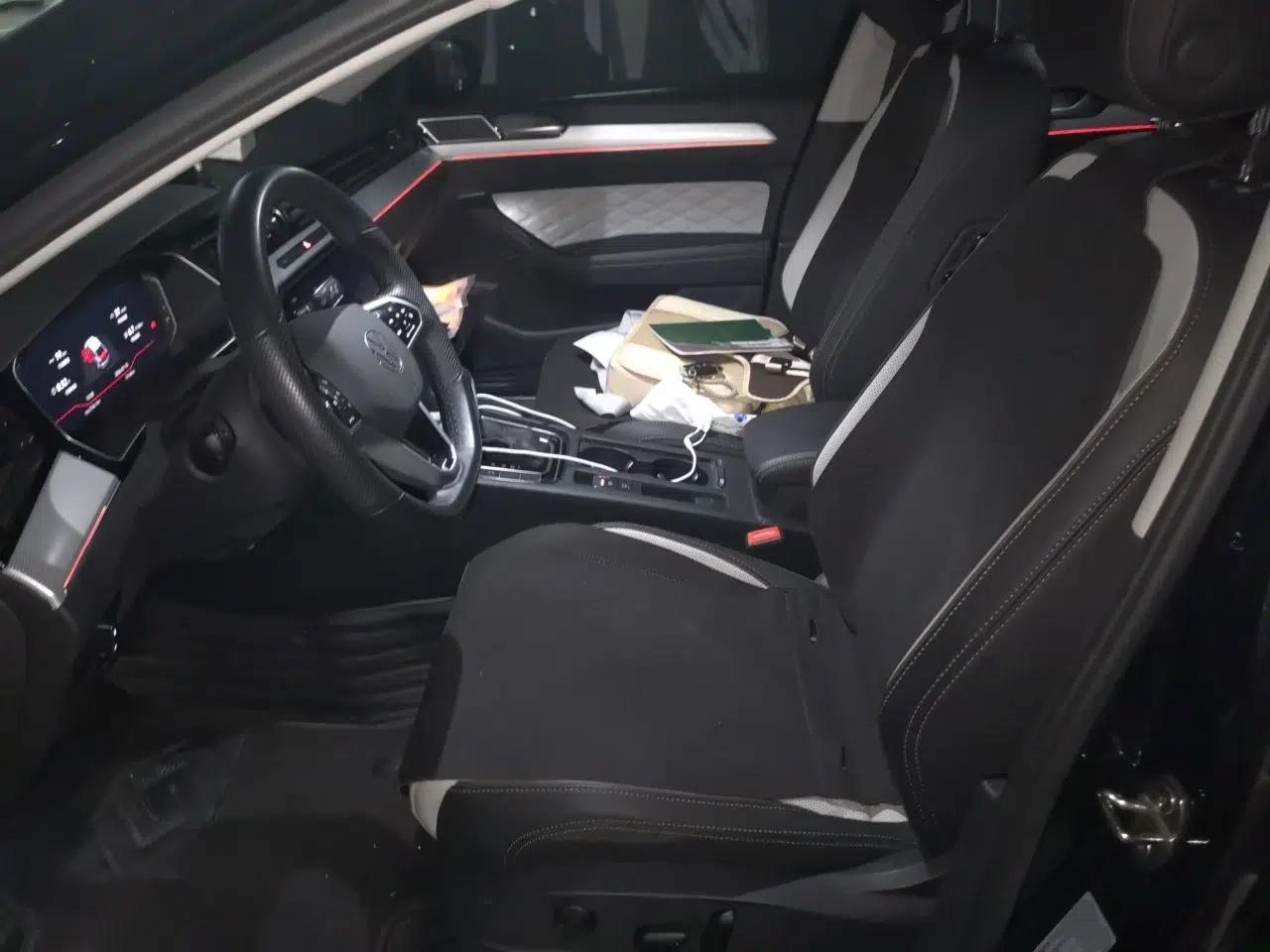 Volkswagen Magotan 2023 2 Million Units Commemorative Edition 330TSI DSG Luxury Version — миниатюра 15