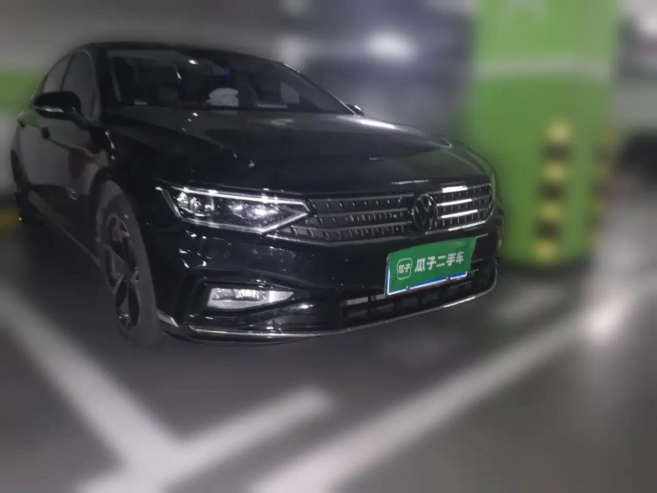 Volkswagen Magotan 2023 2 Million Units Commemorative Edition 330TSI DSG Luxury Version — миниатюра 3