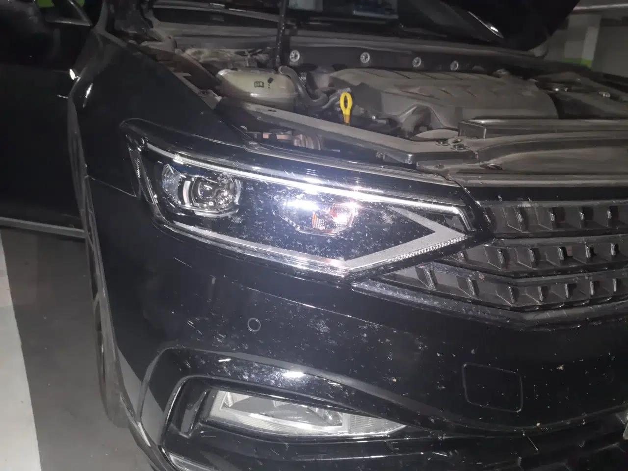 Volkswagen Magotan 2023 2 Million Units Commemorative Edition 330TSI DSG Luxury Version — миниатюра 7