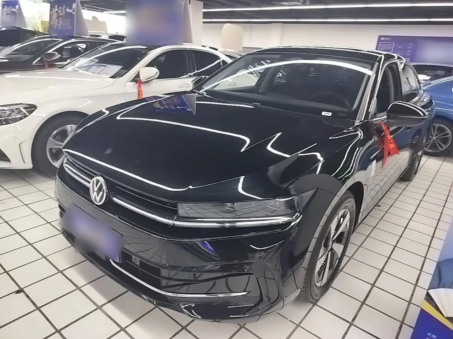 Volkswagen Magotan 2024 300TSI DSG Prestige Edition—A Real Eye-Catcher — миниатюра 1