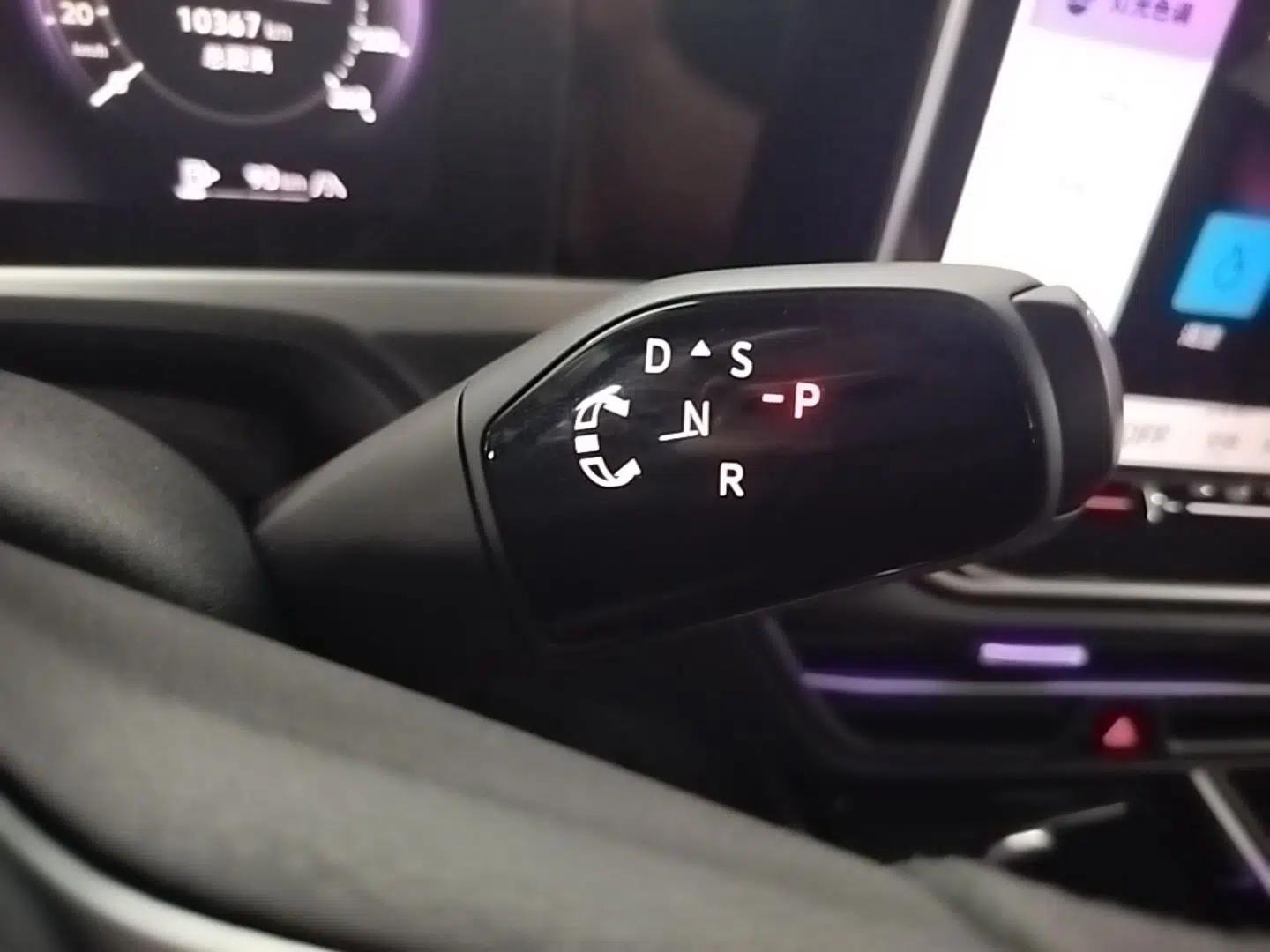 Volkswagen Magotan 2024 300TSI DSG Prestige Edition—A Real Eye-Catcher — миниатюра 16