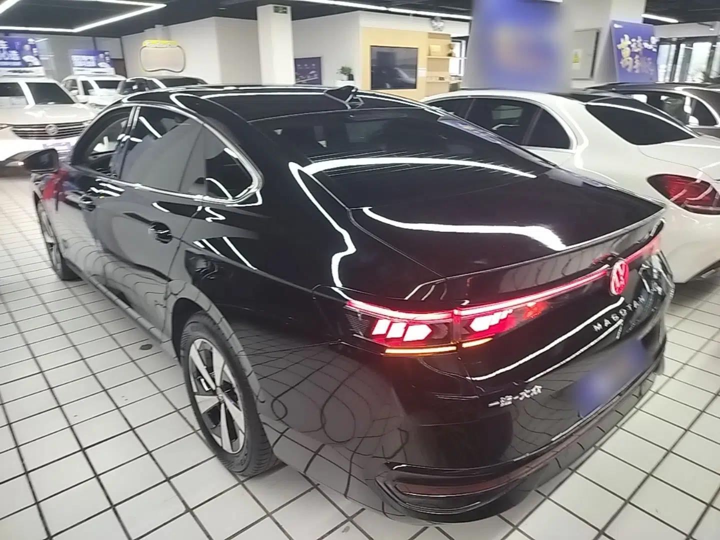 Volkswagen Magotan 2024 300TSI DSG Prestige Edition—A Real Eye-Catcher — миниатюра 4