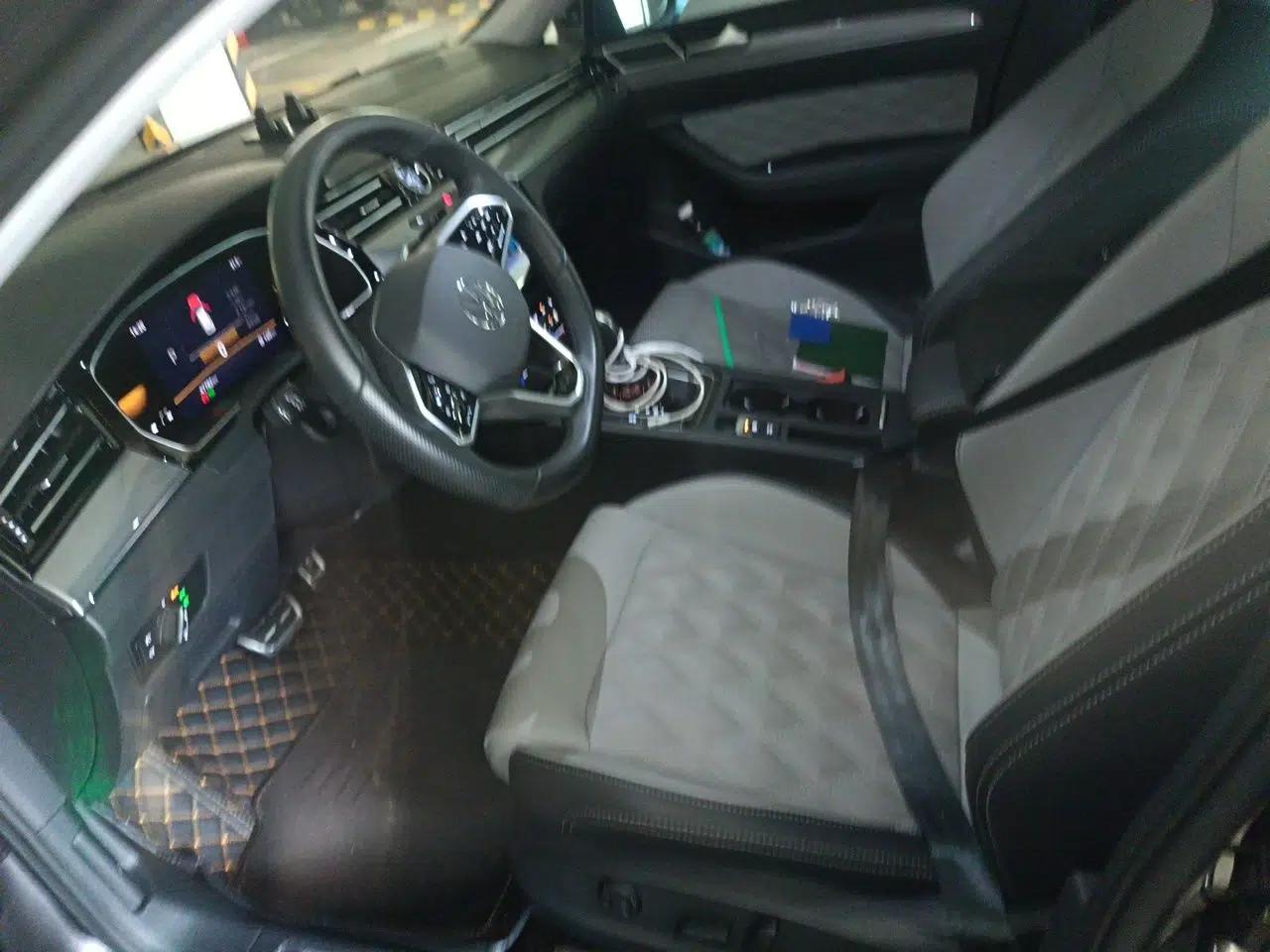Volkswagen Magotan 2023 2 Million Units Limited Edition 330TSI DSG Leading Version — миниатюра 15