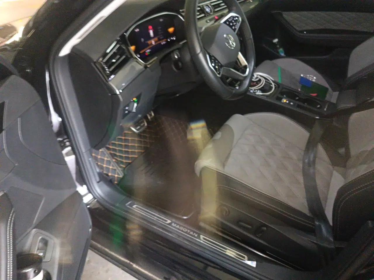 Volkswagen Magotan 2023 2 Million Units Limited Edition 330TSI DSG Leading Version — миниатюра 16