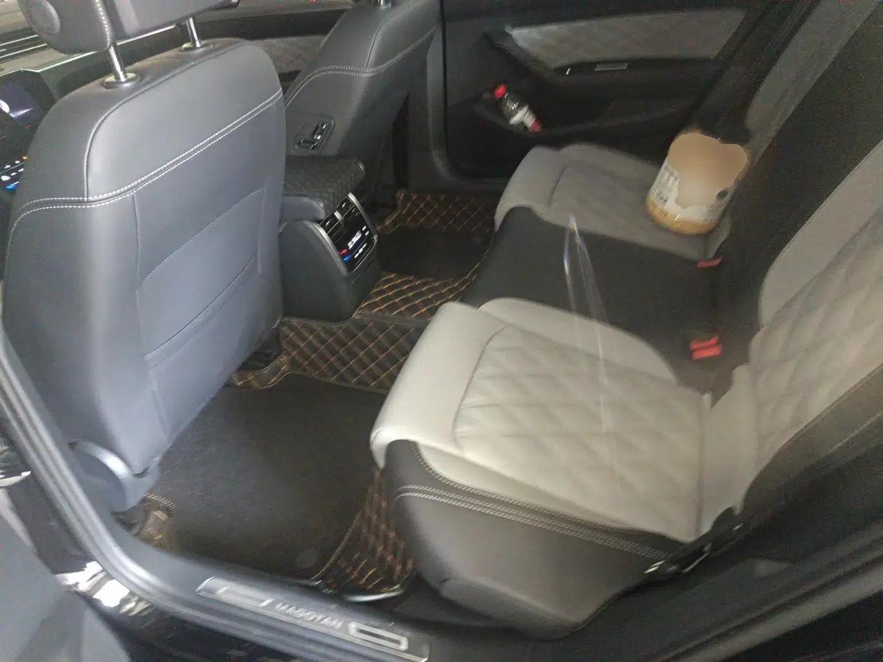 Volkswagen Magotan 2023 2 Million Units Limited Edition 330TSI DSG Leading Version — миниатюра 17
