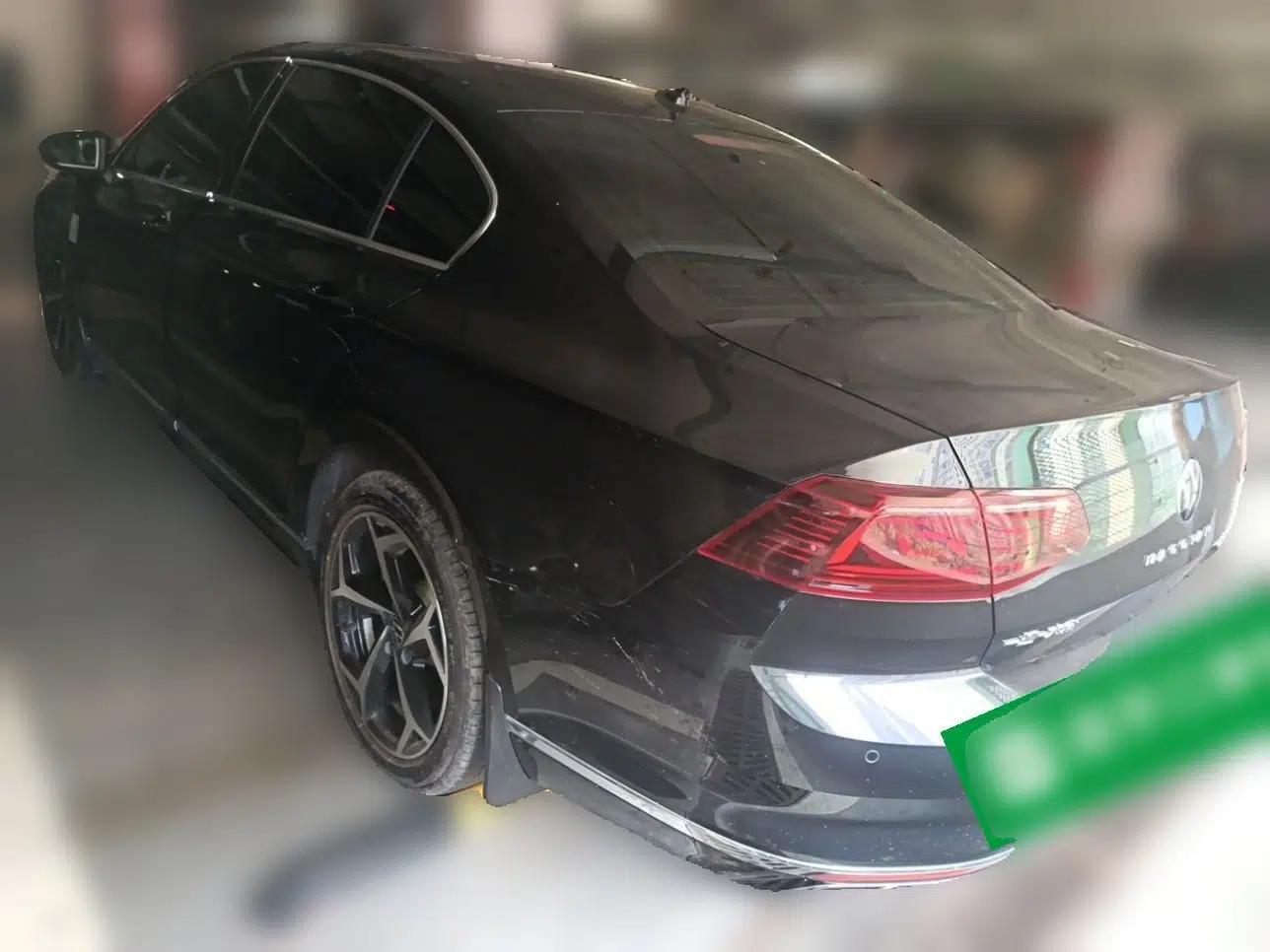 Volkswagen Magotan 2023 2 Million Units Limited Edition 330TSI DSG Leading Version — миниатюра 4