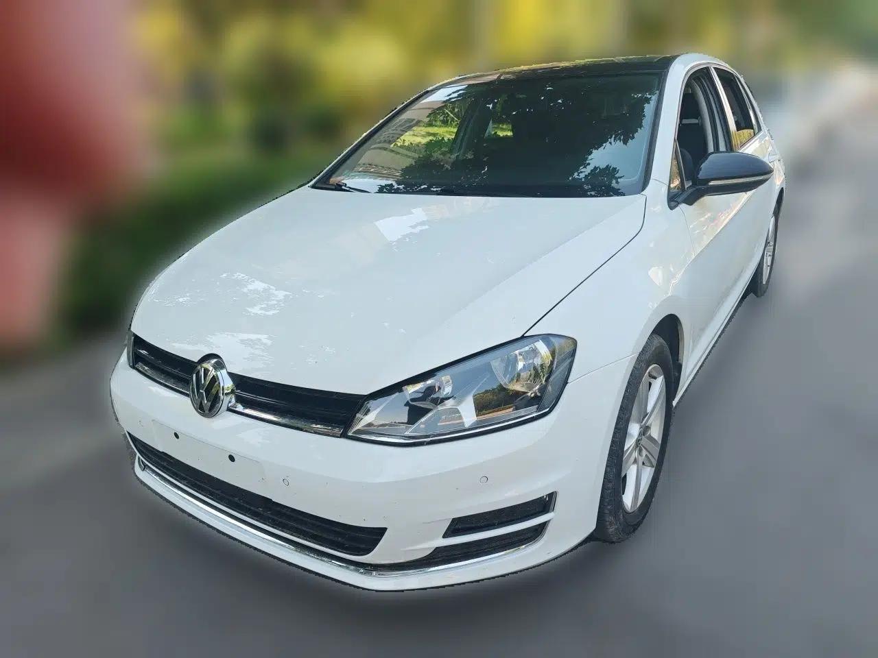 Volkswagen Golf 2017 1.6L Automatic Comfort Million-Vehicle Anniversary Edition — миниатюра 1