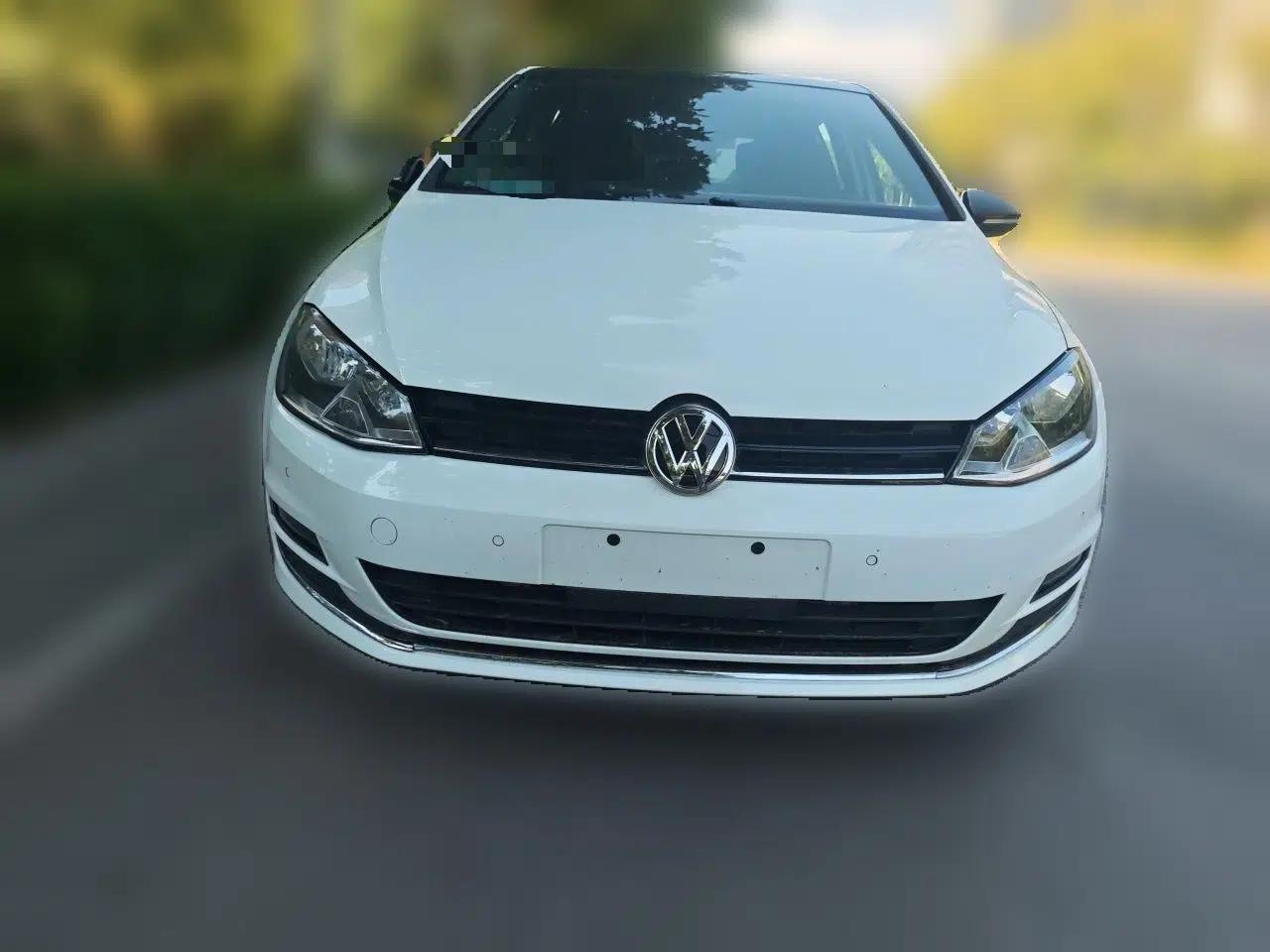 Volkswagen Golf 2017 1.6L Automatic Comfort Million-Vehicle Anniversary Edition — миниатюра 2