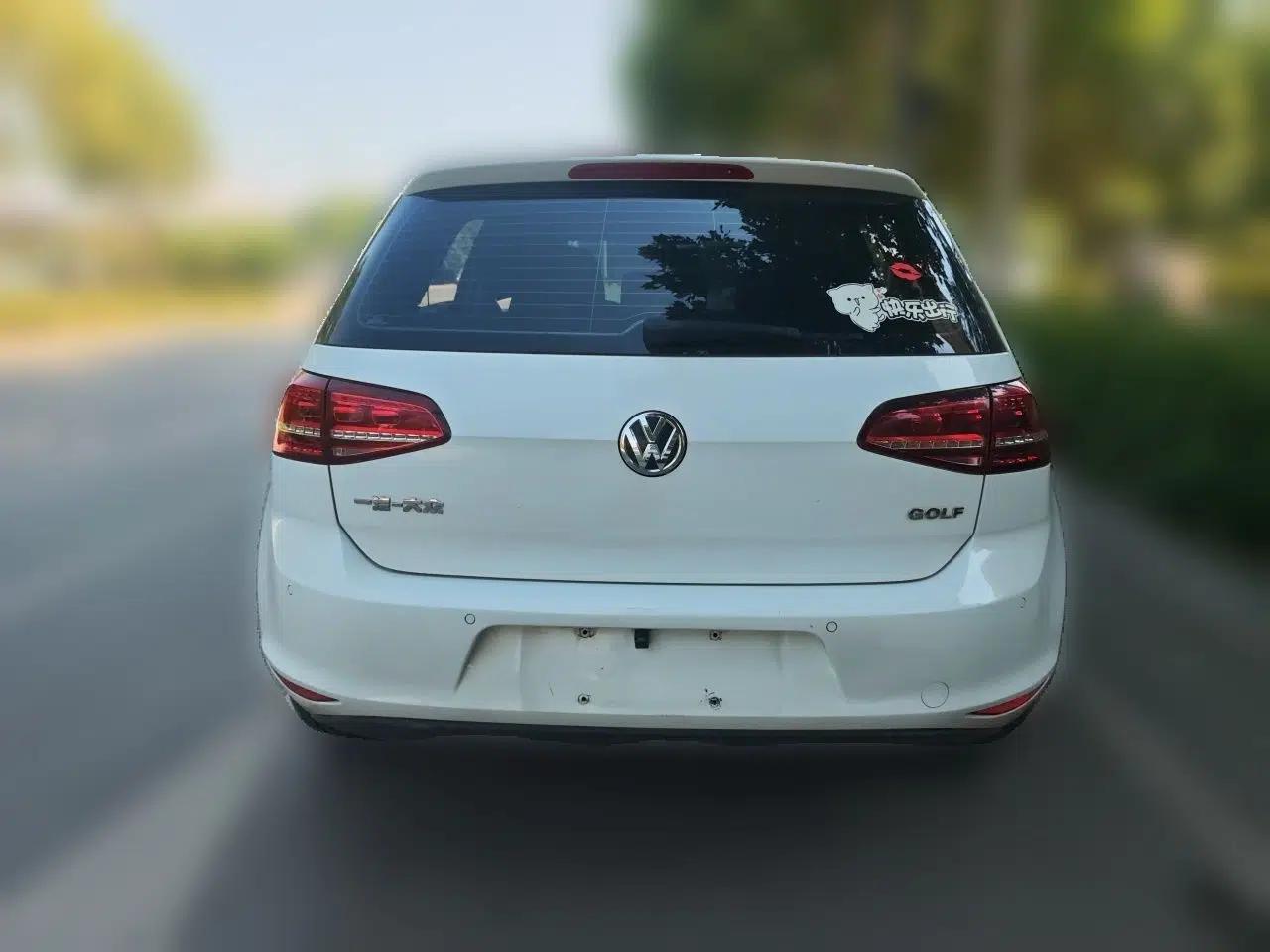 Volkswagen Golf 2017 1.6L Automatic Comfort Million-Vehicle Anniversary Edition — миниатюра 5