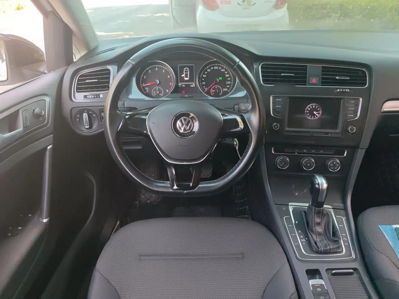 Volkswagen Golf 2017 1.6L Automatic Comfort Million-Vehicle Anniversary Edition — миниатюра 10