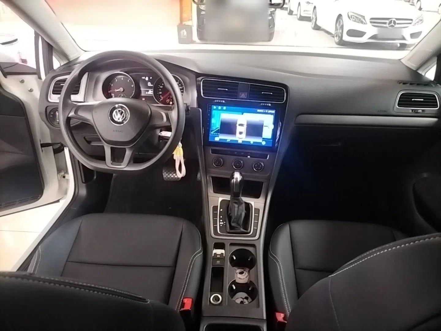Volkswagen Golf 2016 1.6L Automatic Fashion Model — миниатюра 12