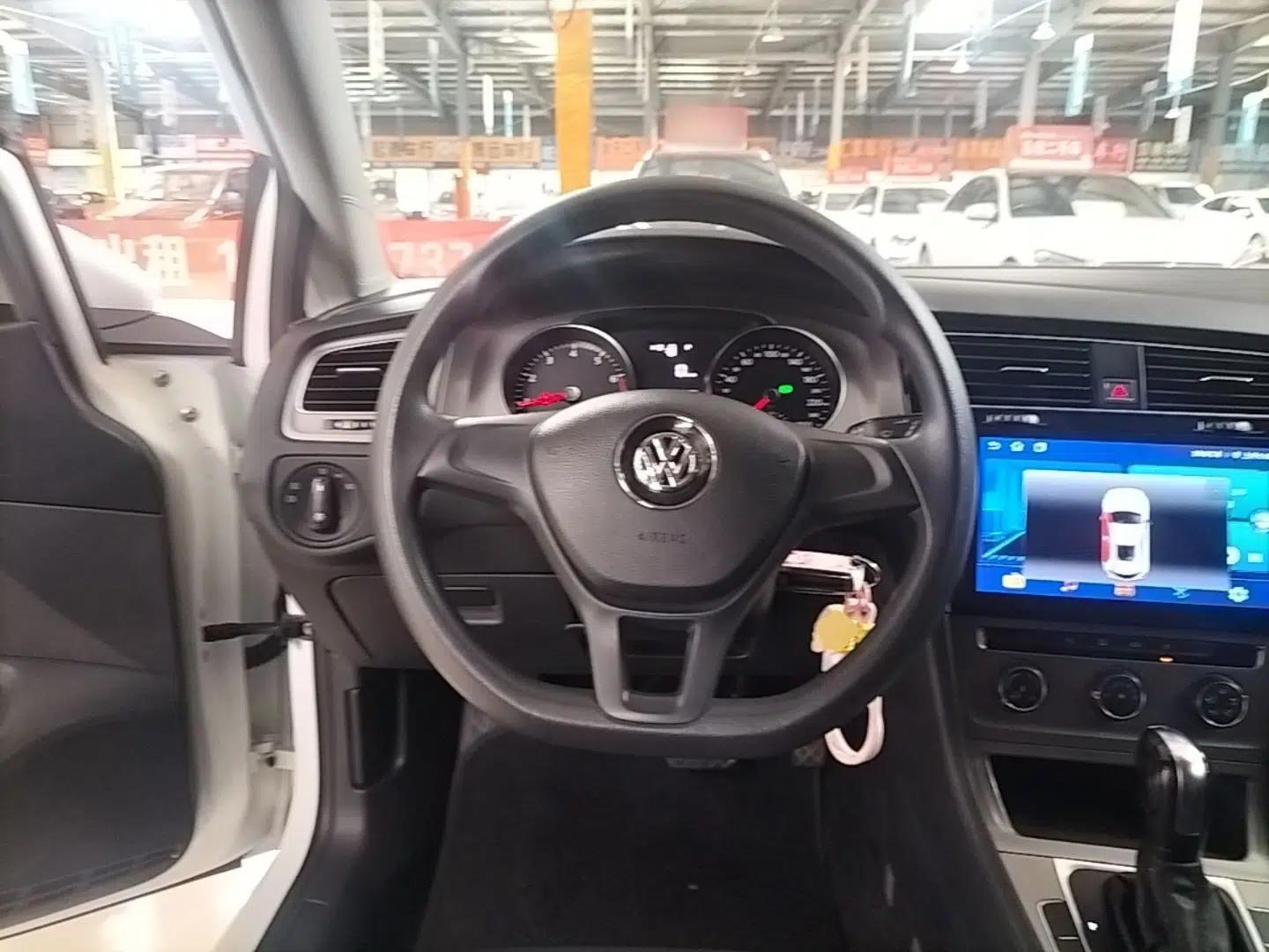 Volkswagen Golf 2016 1.6L Automatic Fashion Model — миниатюра 13