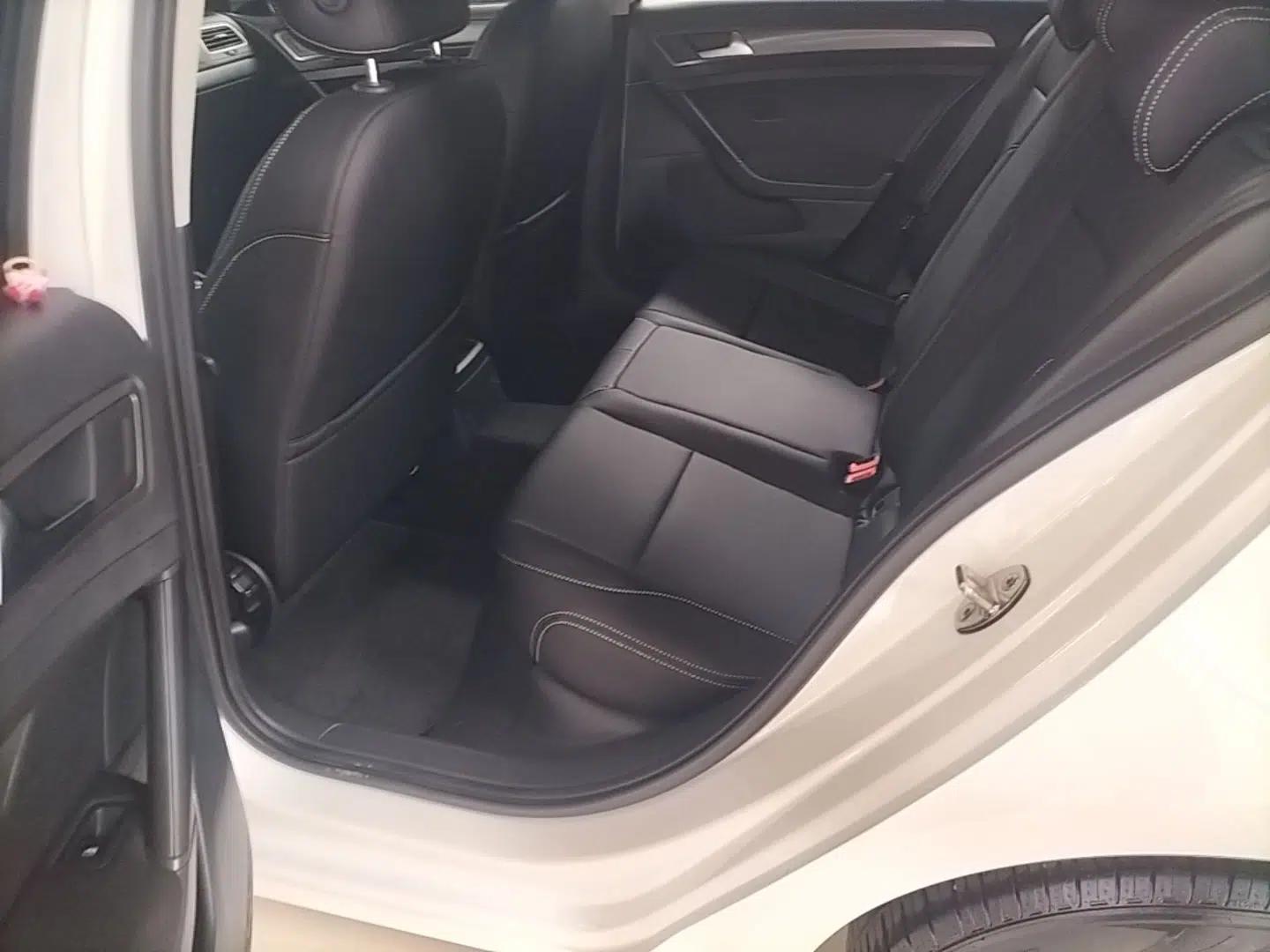 Volkswagen Golf 2016 1.6L Automatic Fashion Model — миниатюра 20