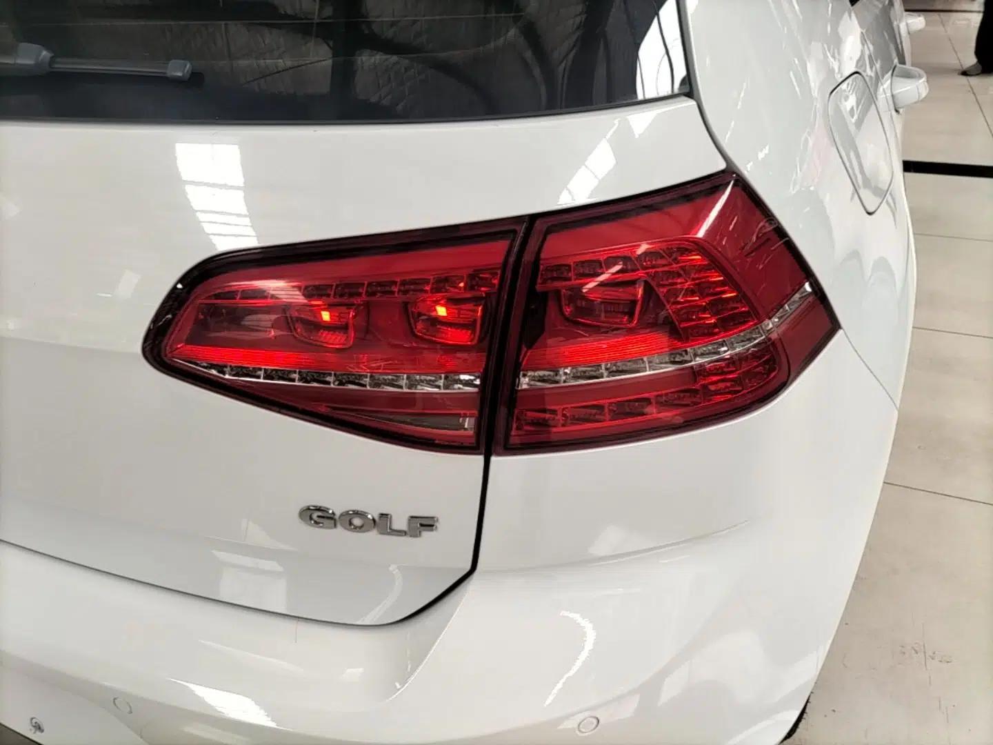 Volkswagen Golf 2016 1.6L Automatic Fashion Model — миниатюра 9