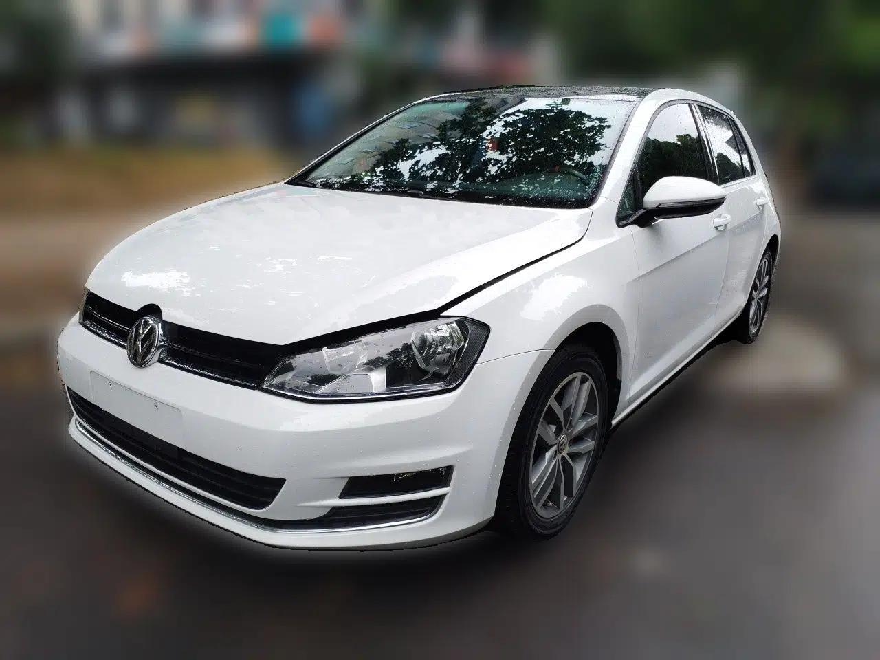 Volkswagen Golf 2016 230TSI Automatic Luxury Version — миниатюра 1