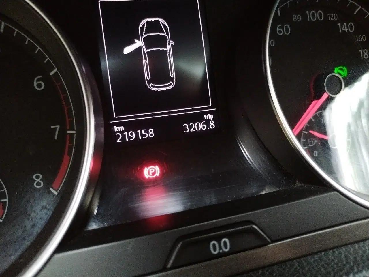 Volkswagen Golf 2016 230TSI Automatic Luxury Version — миниатюра 12