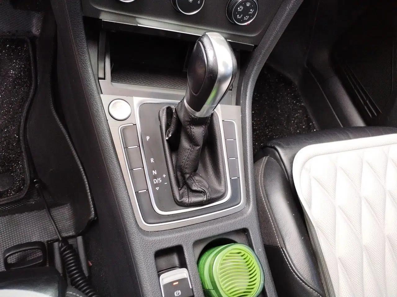 Volkswagen Golf 2016 230TSI Automatic Luxury Version — миниатюра 14