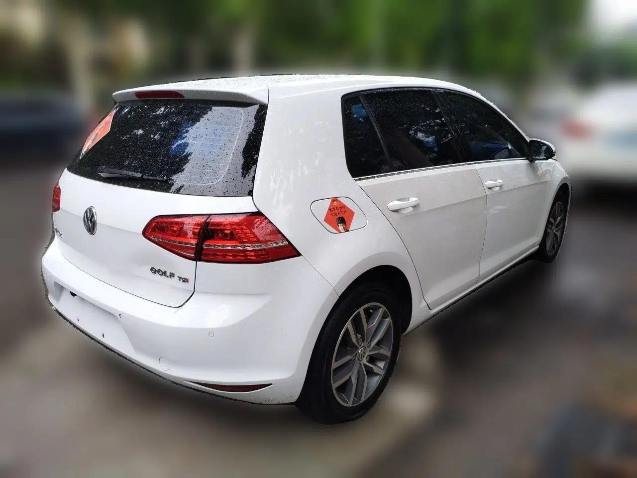 Volkswagen Golf 2016 230TSI Automatic Luxury Version — миниатюра 6