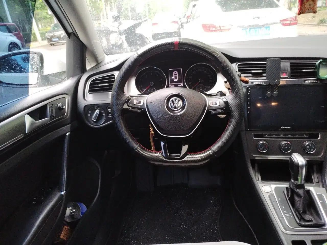 Volkswagen Golf 2016 230TSI Automatic Luxury Version — миниатюра 10