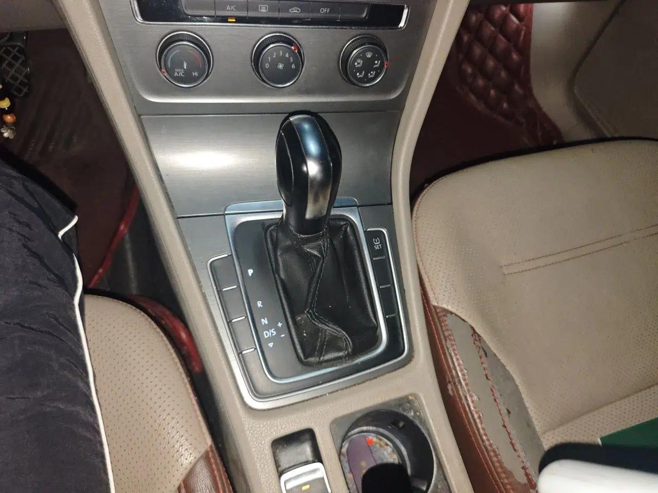 Volkswagen Golf 2015 1.6L Automatic Fashion Model — миниатюра 14