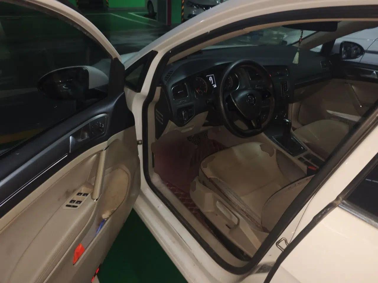 Volkswagen Golf 2015 1.6L Automatic Fashion Model — миниатюра 16