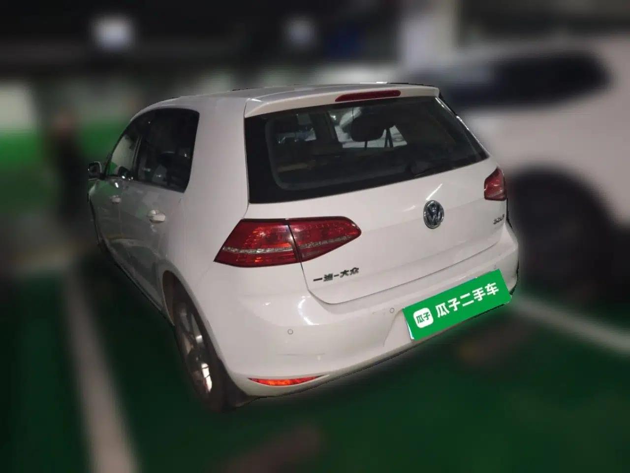 Volkswagen Golf 2015 1.6L Automatic Fashion Model — миниатюра 4