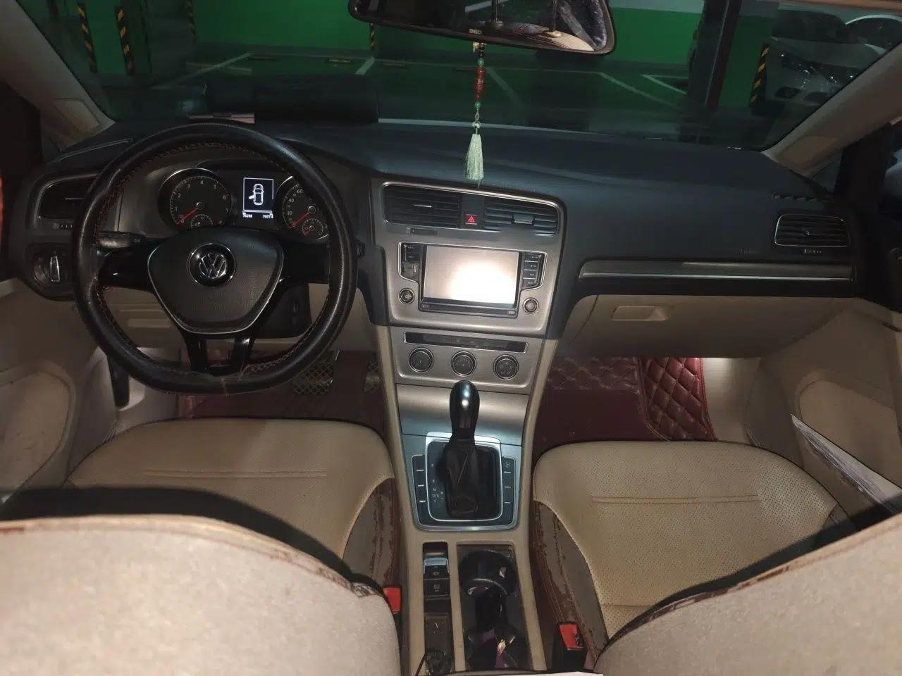 Volkswagen Golf 2015 1.6L Automatic Fashion Model — миниатюра 9