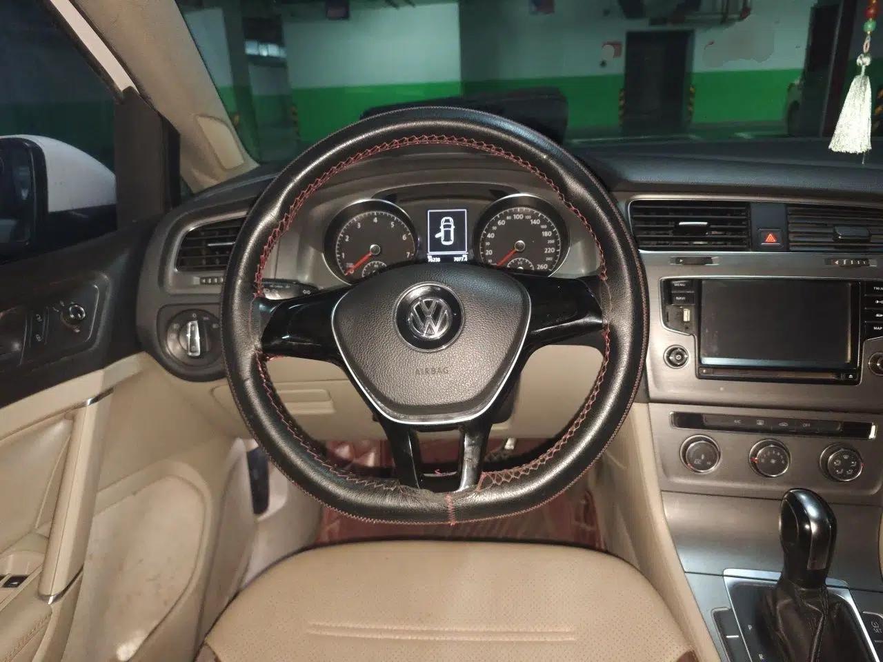 Volkswagen Golf 2015 1.6L Automatic Fashion Model — миниатюра 10