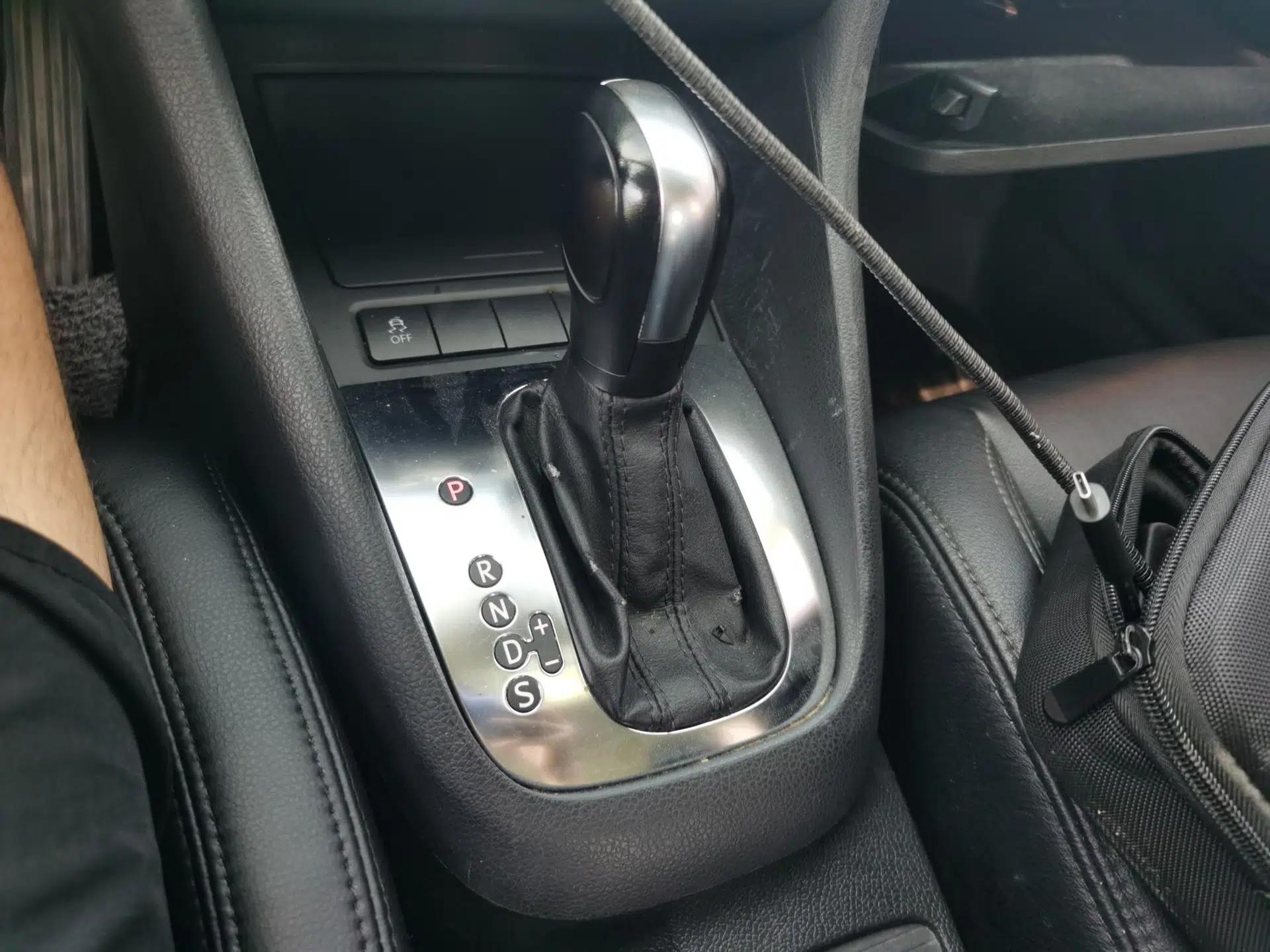 Volkswagen Golf 2012 1.6L Automatic Comfort Model — миниатюра 14