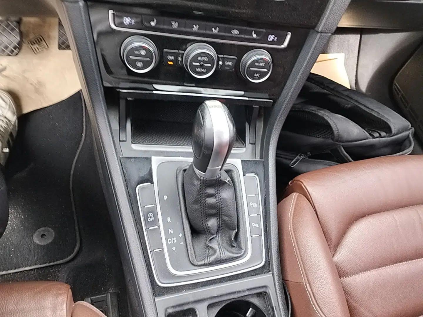 Volkswagen Golf 2014 1.4TSI Luxury Travel Edition — миниатюра 21