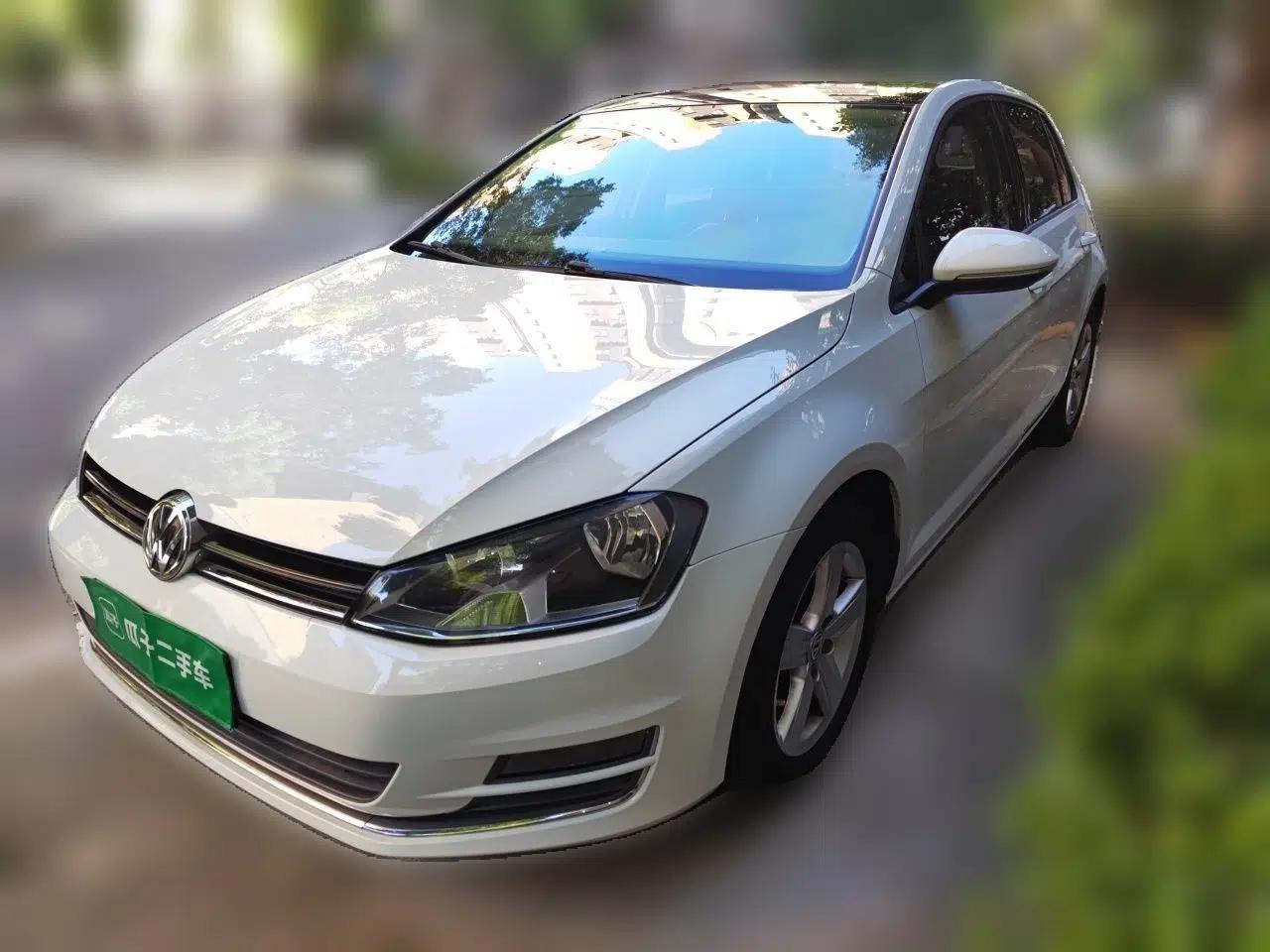 Volkswagen Golf 2015 1.4TSI Automatic Luxury Model — миниатюра 1